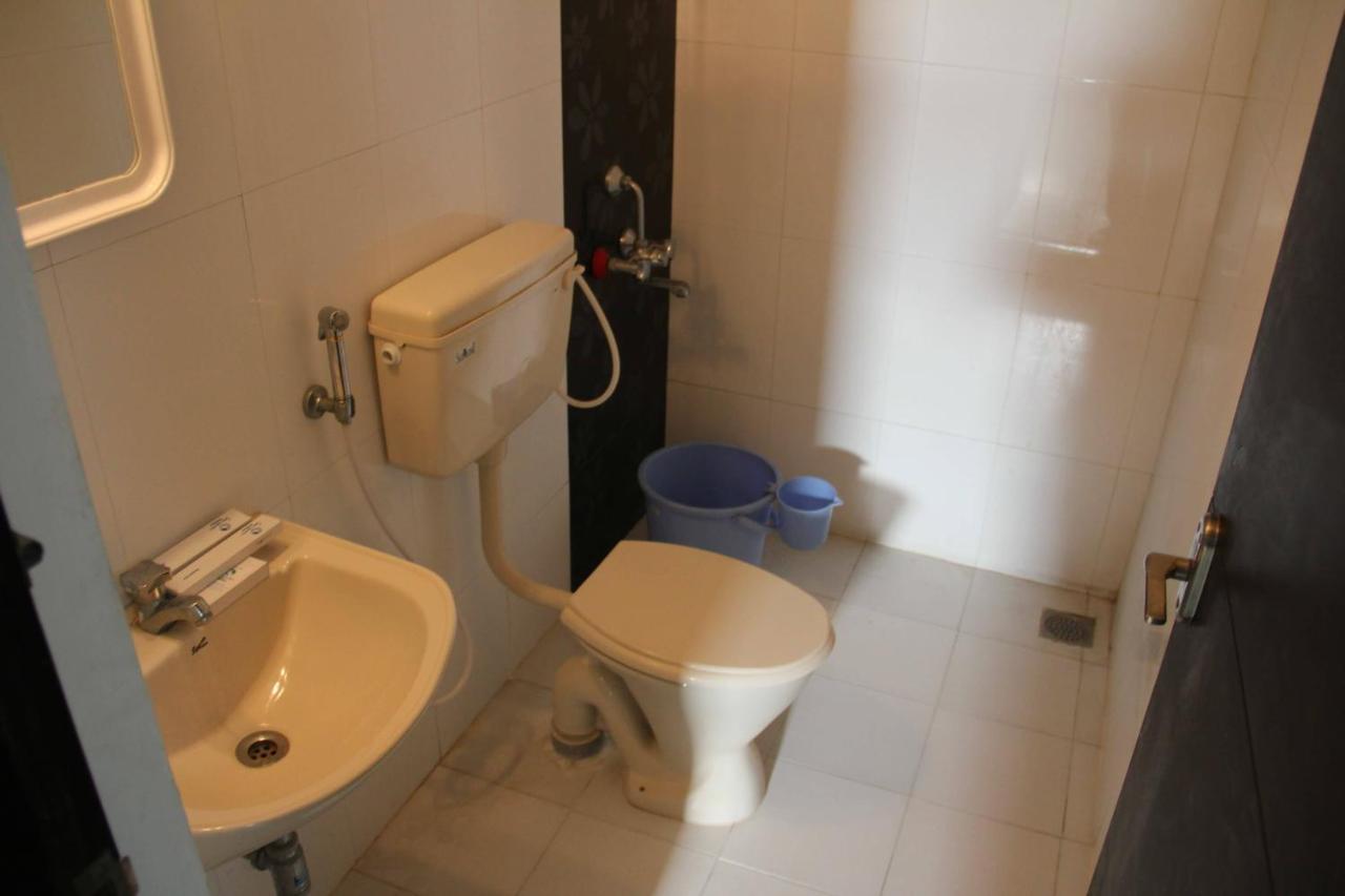 Seaqueen Residency Hotel Chennai Exterior foto