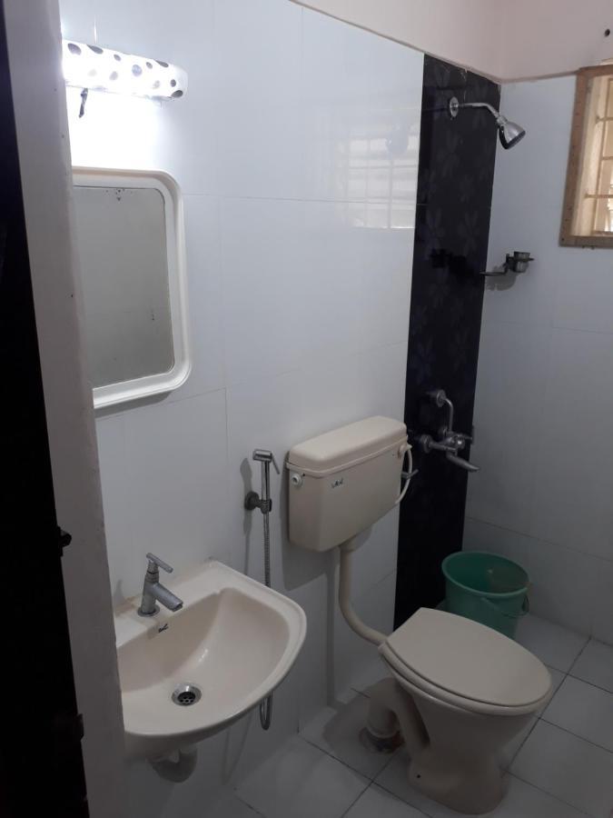 Seaqueen Residency Hotel Chennai Exterior foto