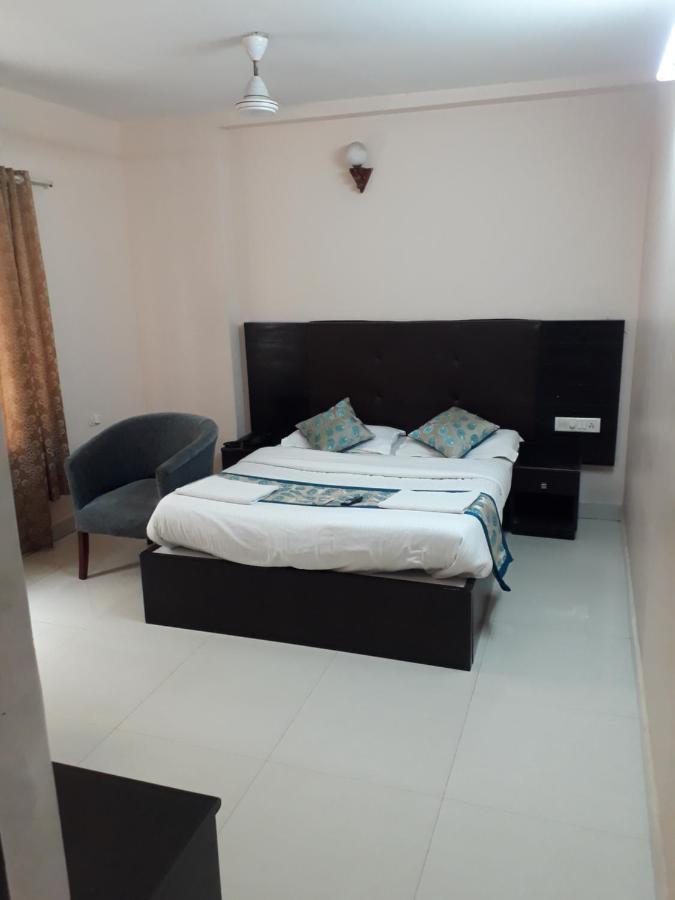 Seaqueen Residency Hotel Chennai Exterior foto