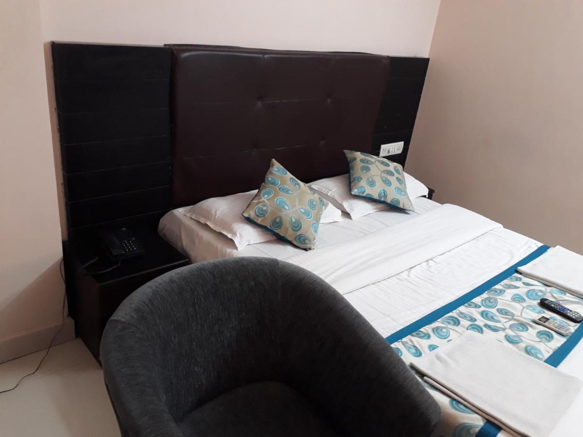 Seaqueen Residency Hotel Chennai Exterior foto