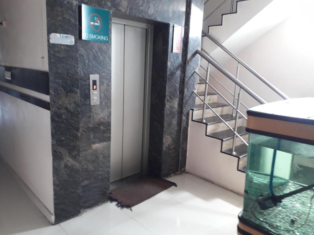 Seaqueen Residency Hotel Chennai Exterior foto